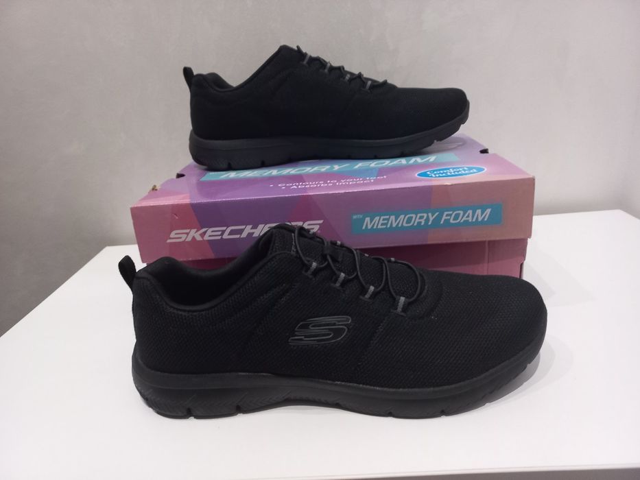 Нові кросівки Skechers memory foam, р. 42