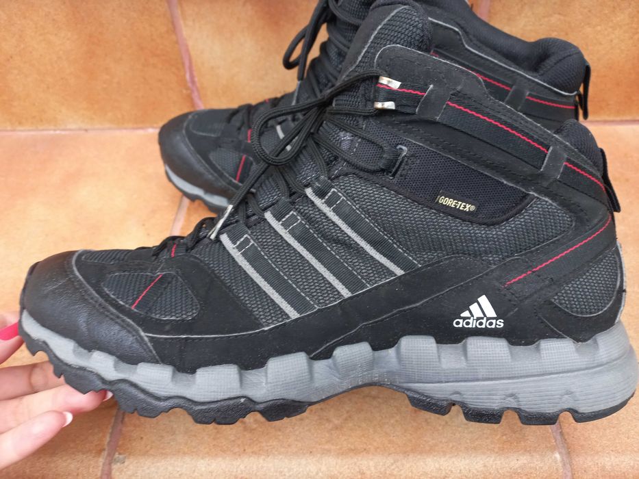 Черевики Adidas gore tex р.44⅔