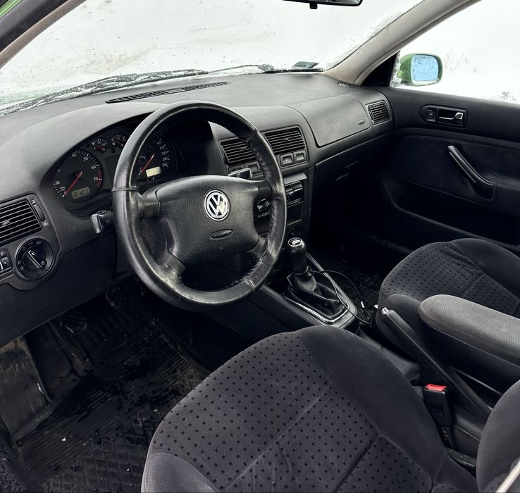 Volkswagen Golf 4 1.6 benzyna