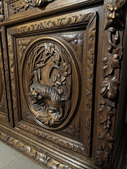 Antyczny kredens myśliwski dębowy