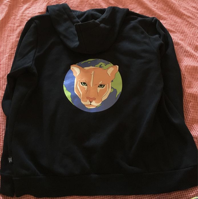 Толстовка Puma чорна із принтом на спині