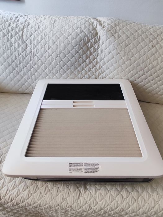 Okno dachowe  świetlik do kempingu, kampera