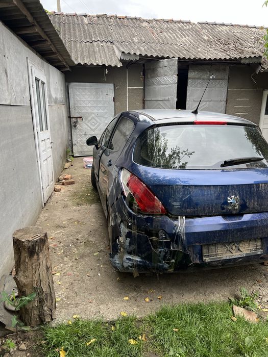 Продається пежо