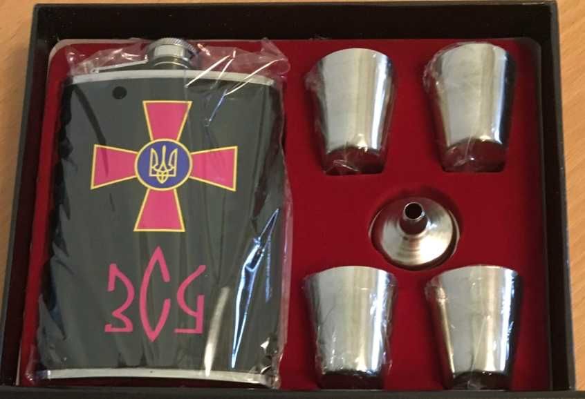 Фляга в наборі пoдарункова колекція 
 в  упаковці.