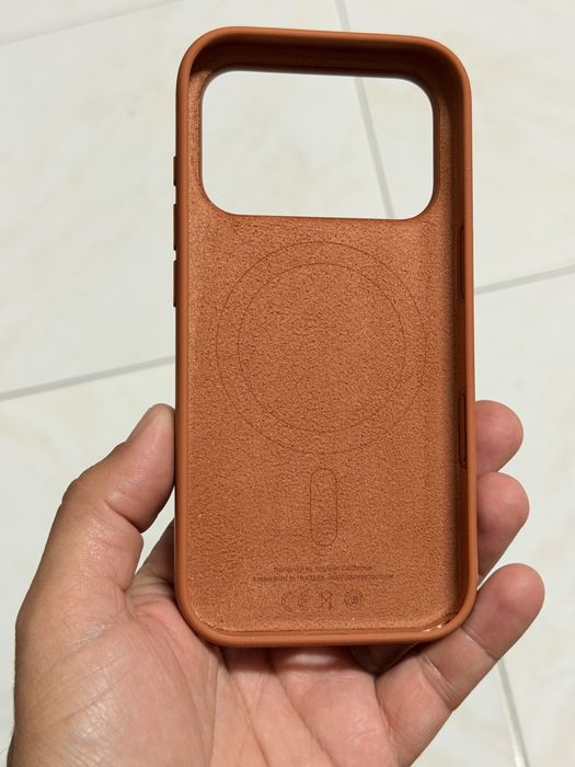 Capa Original Apple em silicone com MagSafe para iPhone 17 Pro Terracota Castanha
