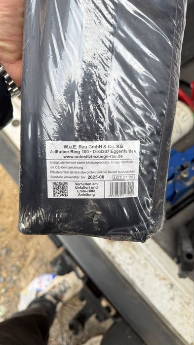 Домкрат 2 тоны новые Аптечка ключ огнетушитель