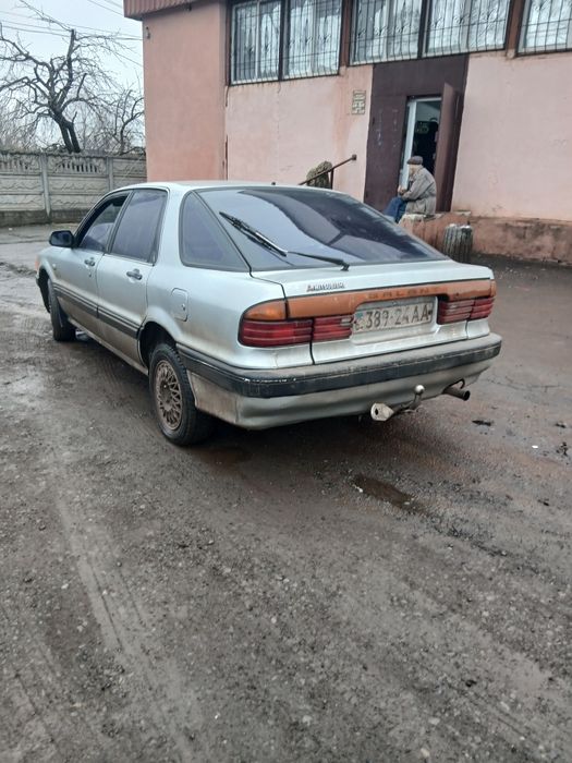 Автомобиль митсубиси галант