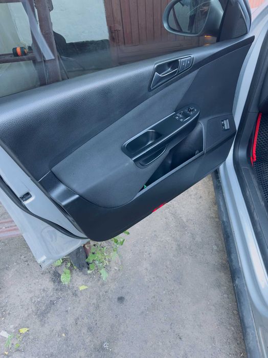 Авто Volkswagen Passat B6 2010