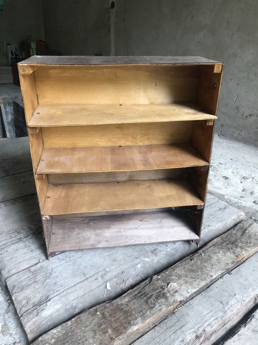 Полочка из фанеры в гараж или сарай