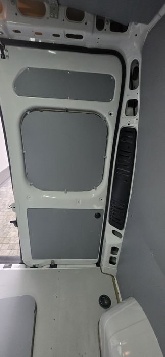 Zabudowa Ducato przestrzeń ładunkowa L3H2
