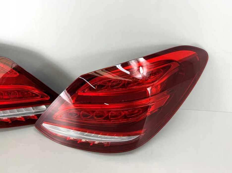 MERCEDES C-Class W205 Ліхтар Ліхтарі задні праві ліві