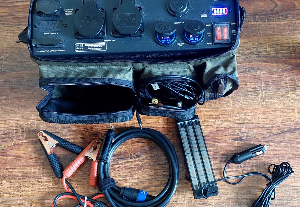 Power 225 S переносная  , портативная электростанция .