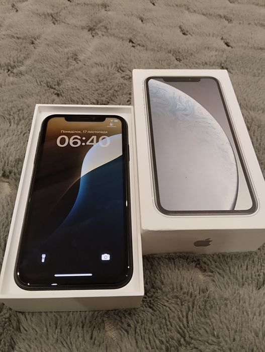 iPhone XR 64 гб стан ідеальний.