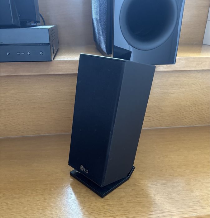 Sistema de som 5.1 com subowfer