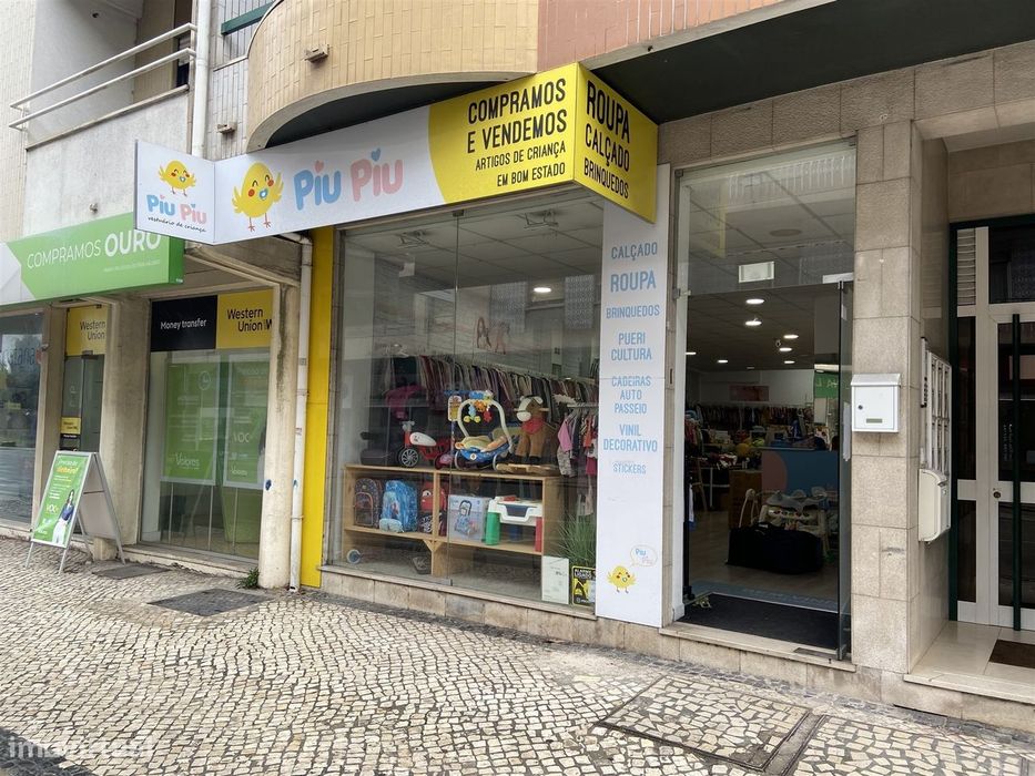 Trespasse de Loja de Vestuário Infantil (Física e Online) no centro da