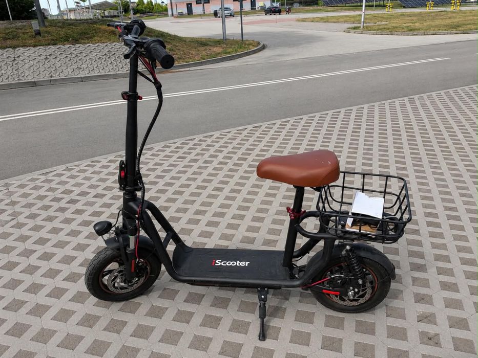 Nowa hulajnoa ekektryczna iscooter z siodełkiem
