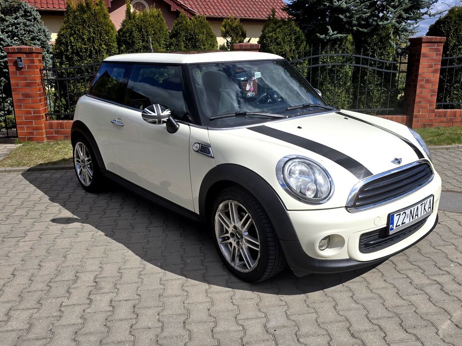 Mini couper 1.6 lif 2011 rok orginalna navi  fajny stan /zamiana
