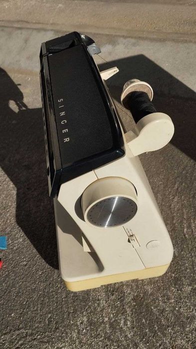 Máquina de Costura Singer Athena 2000 Electronic – Completa e Funcional