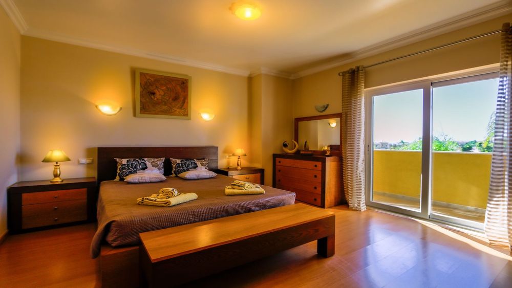 Vivenda V5 c/Piscina p/Férias. Albufeira-Algarve.