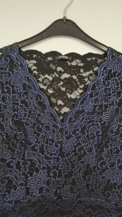 Elegancka sukienka koronka rękaw 3/4 S/M