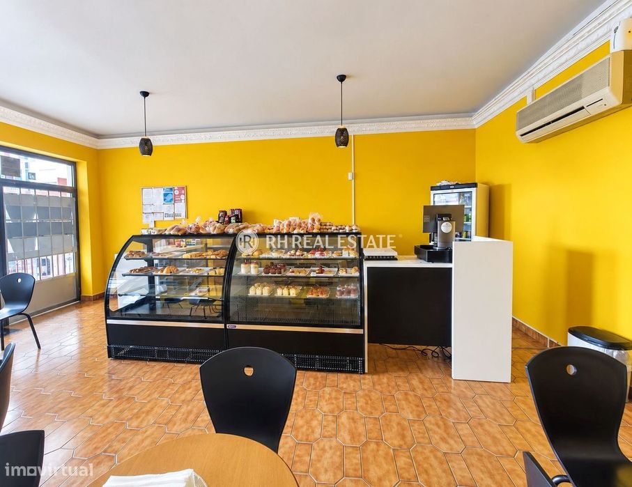 Café/Pastelaria junto a escolas