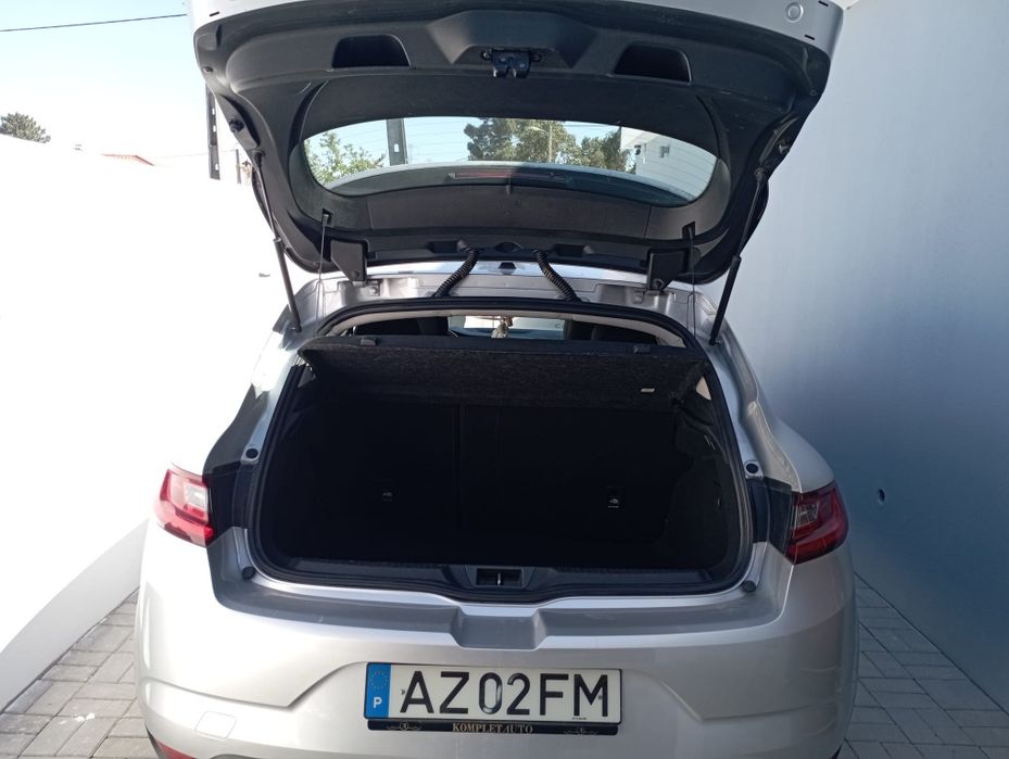 Renault Megane IV 1, 5DCI Caixa Automática 16000 — photo 4