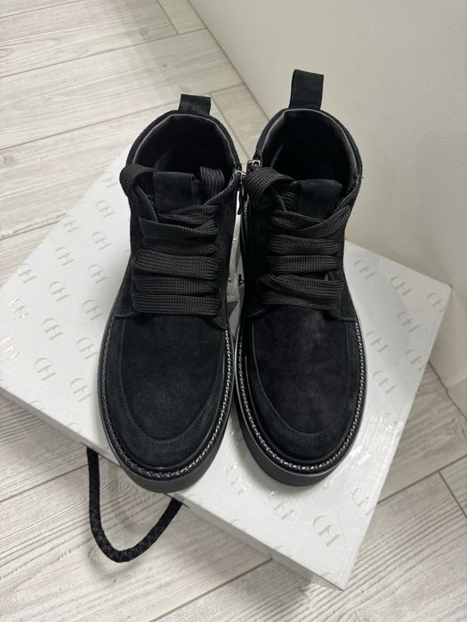 Продам жіночі хайтопи чорні, замшеві на байці, женские ботинки кеды