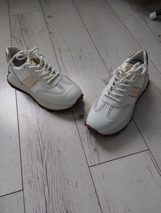 Sprzedam nowe adidasy damskie skórzane rozmiar 41