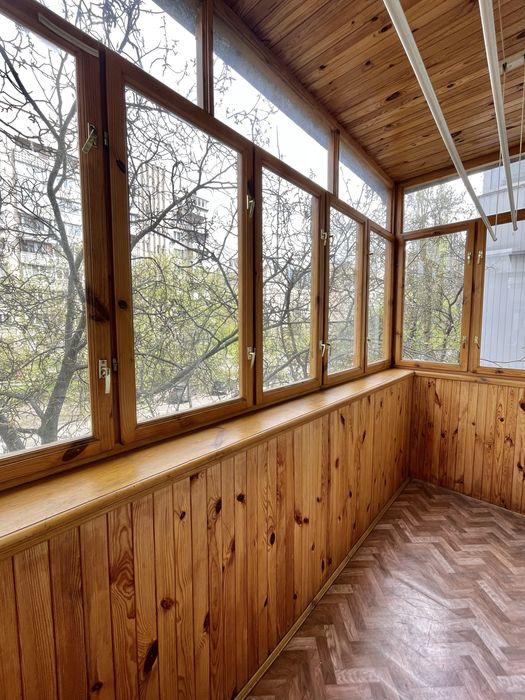Продаж 1-к квартири вул. Предславинська 38, метро Палац Україна і Либідська 4 хв!