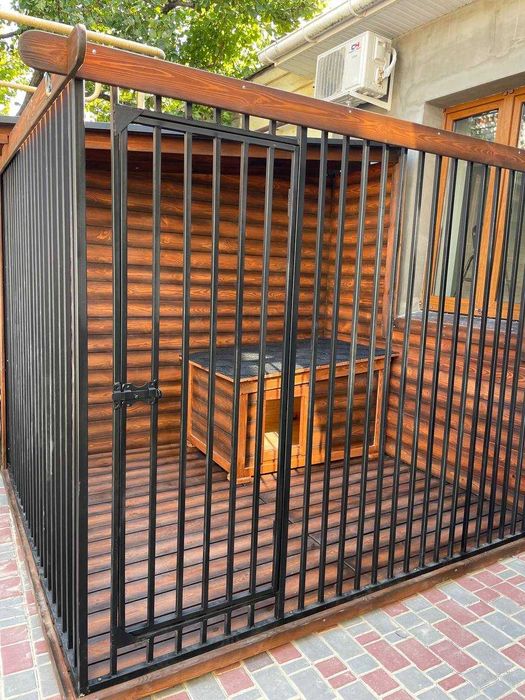 Будки для собак, собачьи вольеры