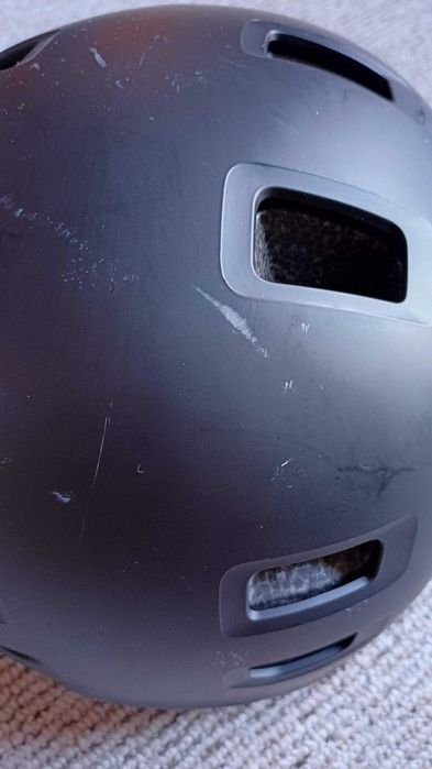 Conjunto de Protecção: Capacete e 3 Protecções Criança