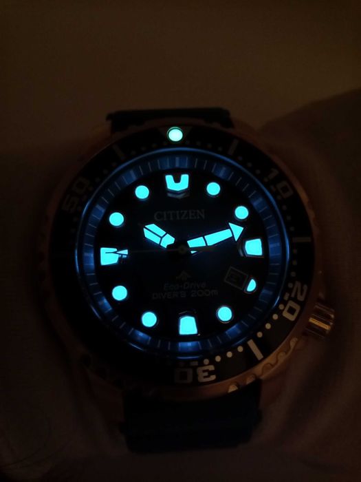 Японские мужские часы - 200м дайверы Citizen Eco-Drive BN0162-02X