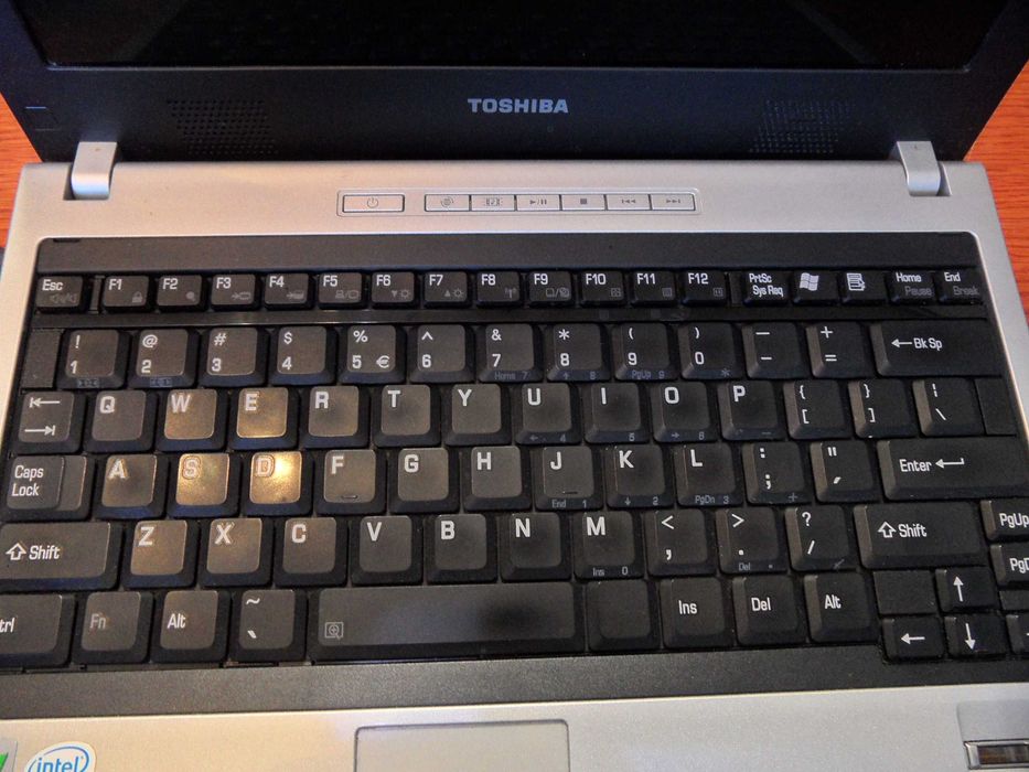 Laptop TOSHIBA PRO U 200