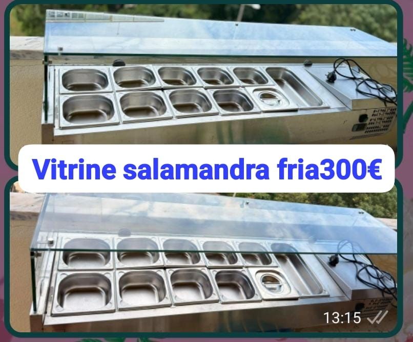 Bancos, vitrine, pia e armario