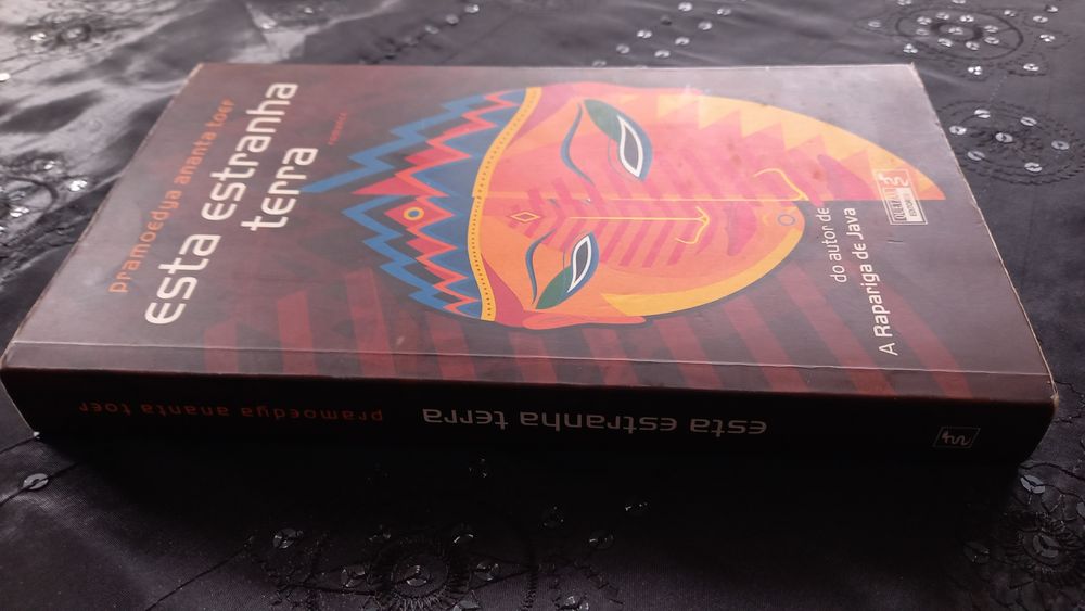 Livro Esta Estranha Terra
Esta estranha Terra
Pramoedya Ananta Toer
Li