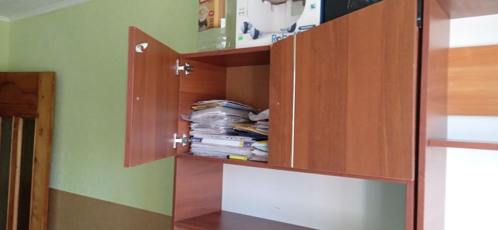 Продам шкафчики в кімнату.