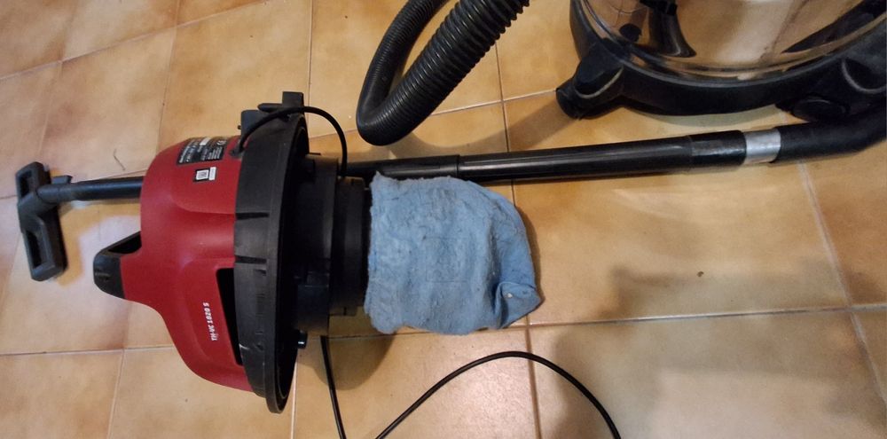 Aspirador Einhell de pó e liquidos