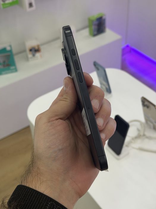 iPhone 16 Pro Max - COMO NOVO!
