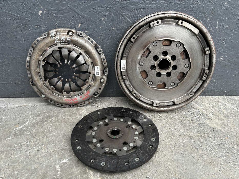 Зчеплення Корзина Диск Демпфер Dacia Lodgy Dokker Duster 1.5 dCi