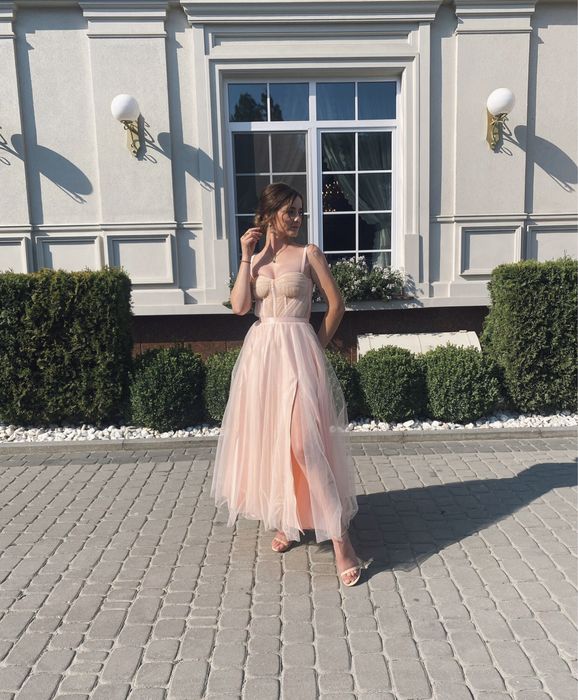 Платье.           .