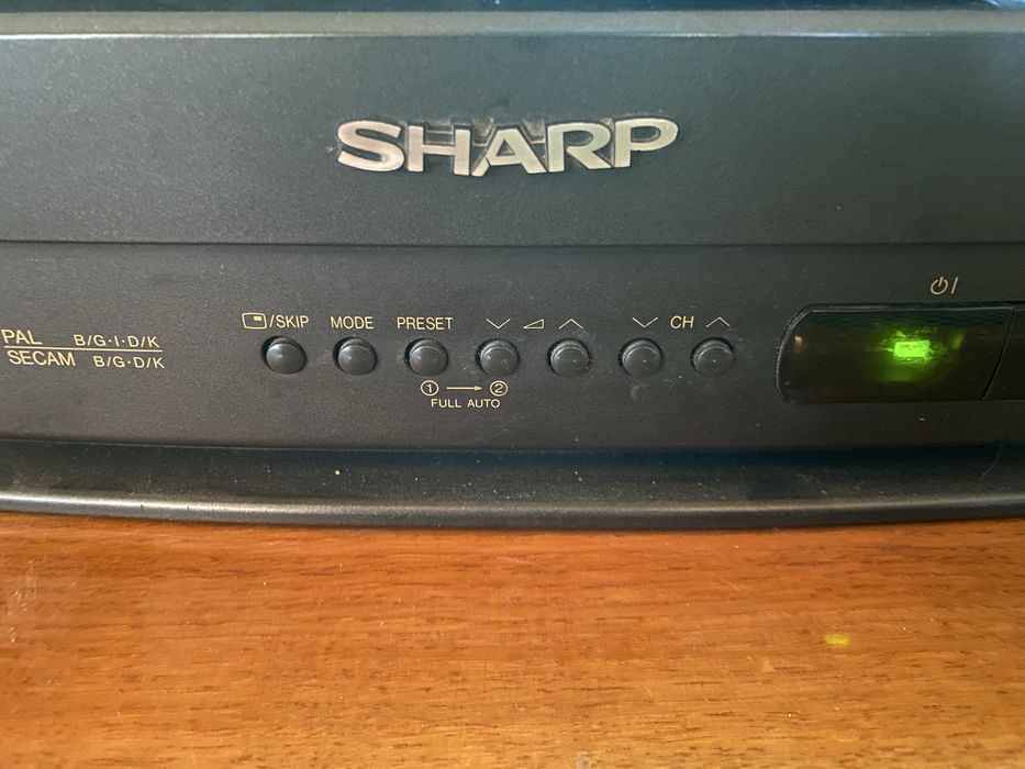 Продається телевізор SHARP.
