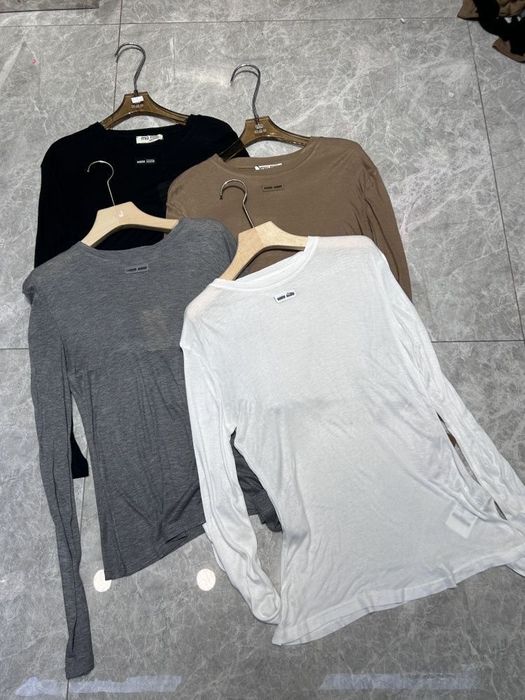 Лонгслів Міу міу в кольорах