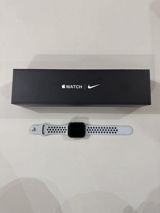 Apple Watch series 5 44mm x Nike