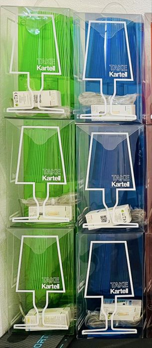 Candeeiros de mesa verde e azul marca Kartell Take