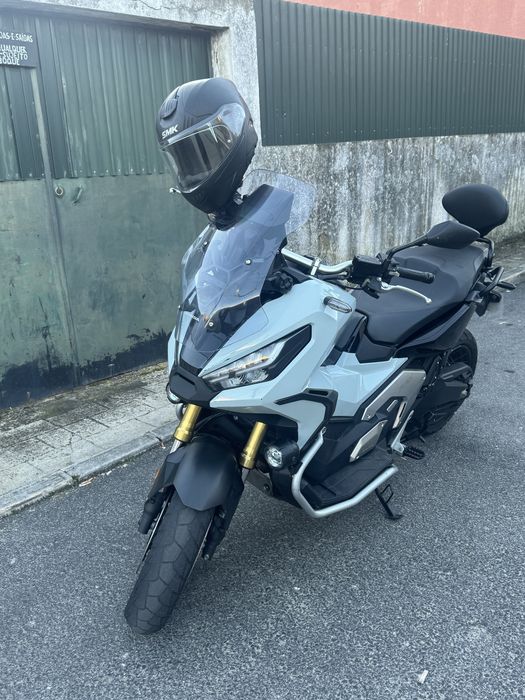 Vendo mota como nova honda xadv 750, revisao feita, filtro competicao.