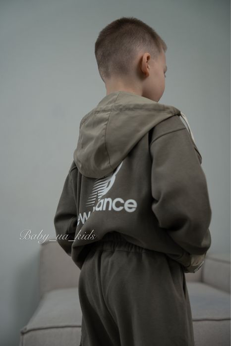 Спортивный костюм для мальчиков  140