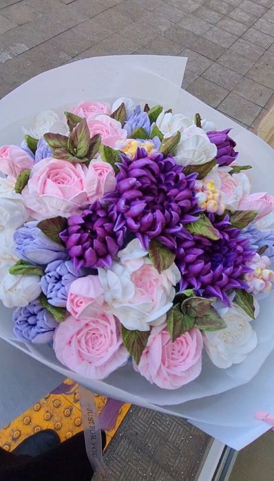 Зефірні квіти та букети