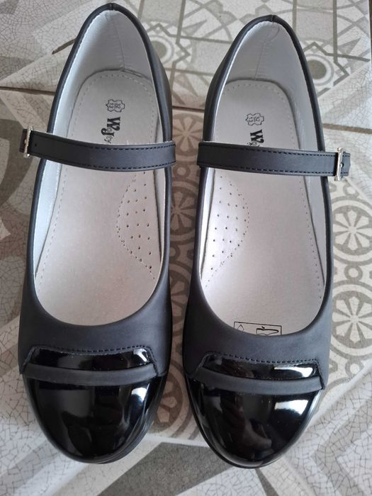 Buty baleriny dla dziewczynki Wojtyłko r.32 czarne