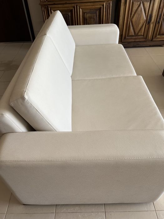 Sofas em pele cor branca