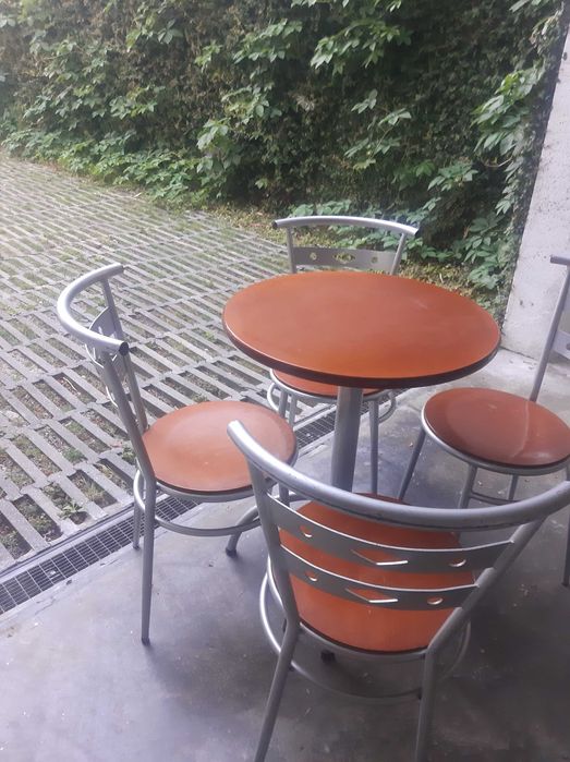 Mesa e Cadeiras de Esplanada com tampo em Madeira